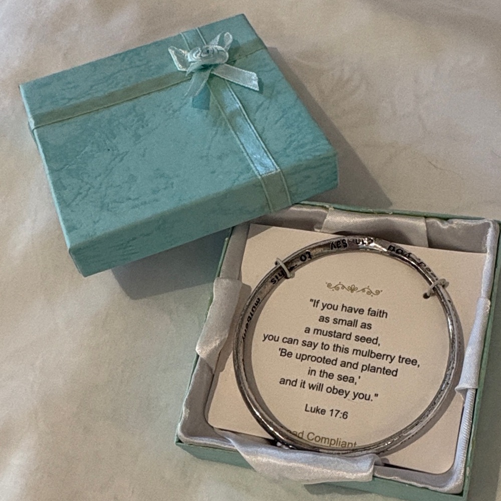 Silver Inspirational Bangle Bracelet - Faith Quote